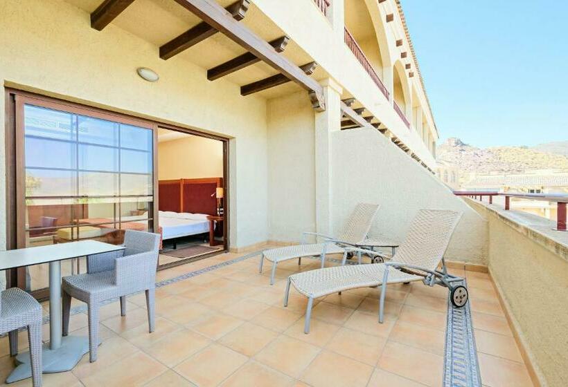 プールの見えるスタンダードトリプルルーム, Envia Almeria Spa & Golf