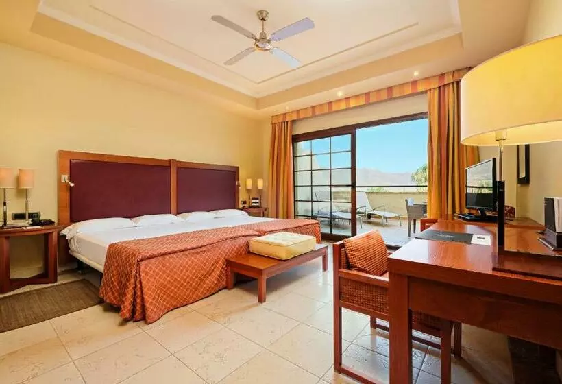 اتاق استاندارد سه تخته با چشم‌انداز استخر, Envia Almeria Spa & Golf