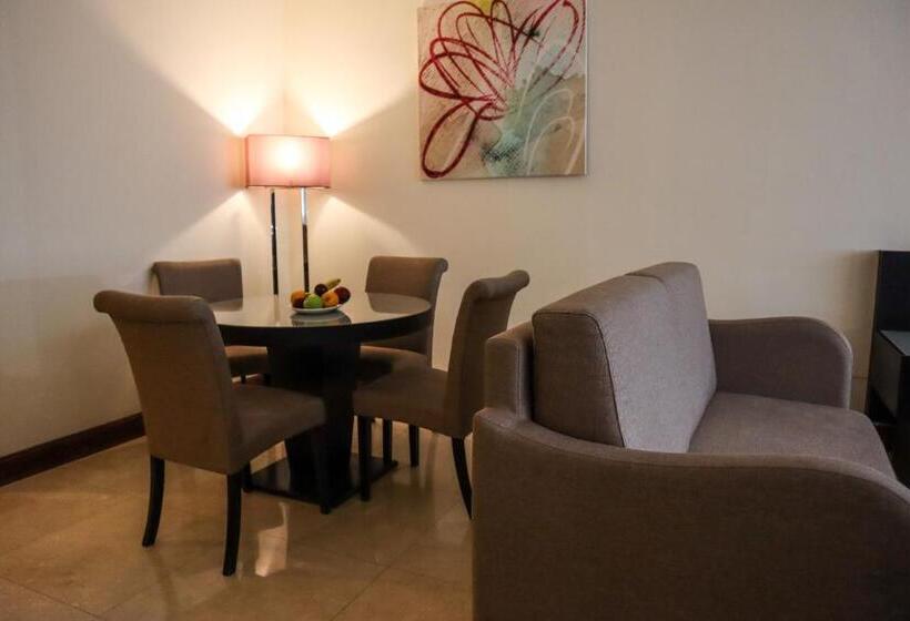 سوییت اجرایی, Vision Imperial Hotel Formerly Excelsior Hotel Downtown