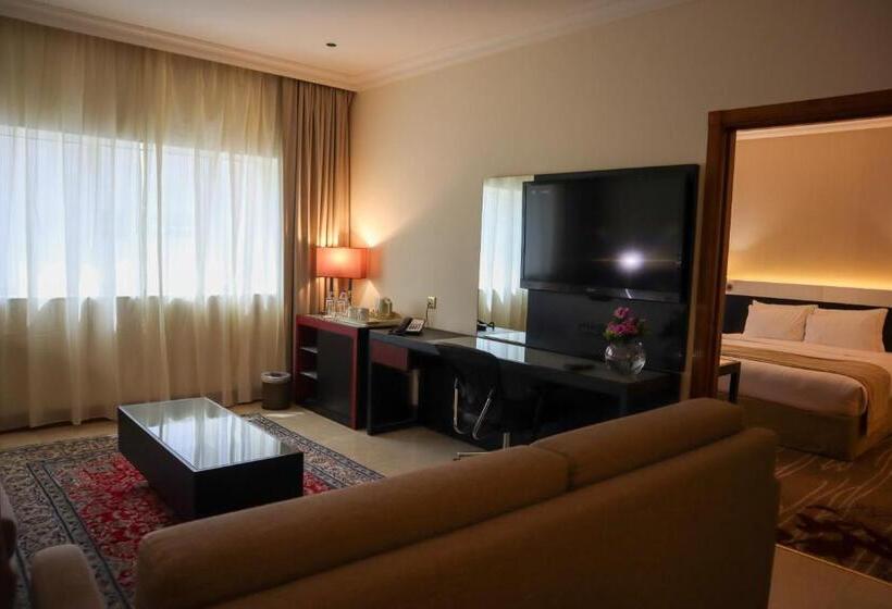 سوییت اجرایی, Vision Imperial Hotel Formerly Excelsior Hotel Downtown