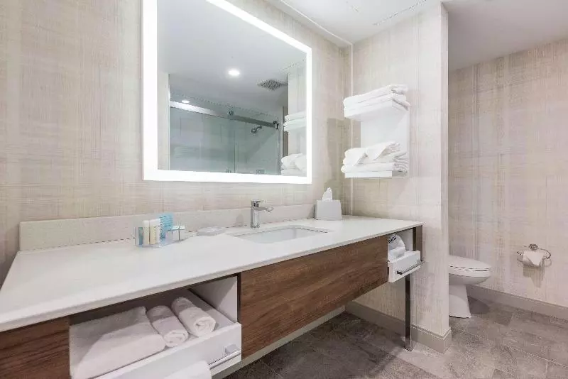キングサイズベッドのスイートルーム, Four Points By Sheraton Siena