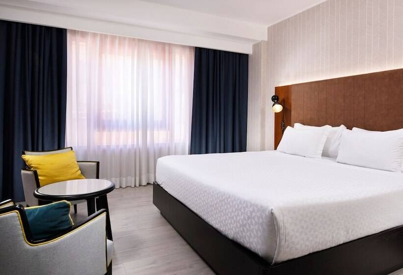 Suite, Four Points By Sheraton Siena