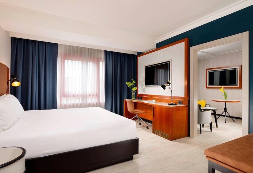 Suite, Four Points By Sheraton Siena