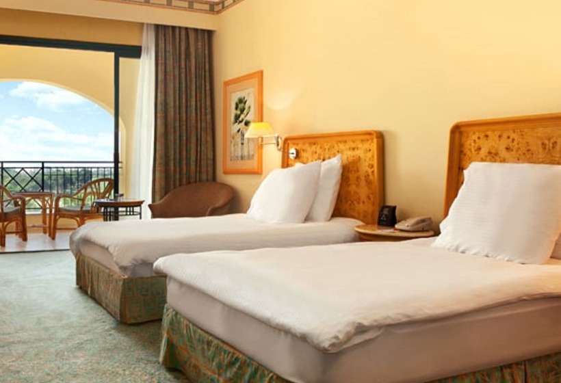 غرفة قياسية, Hilton Pyramids Golf
