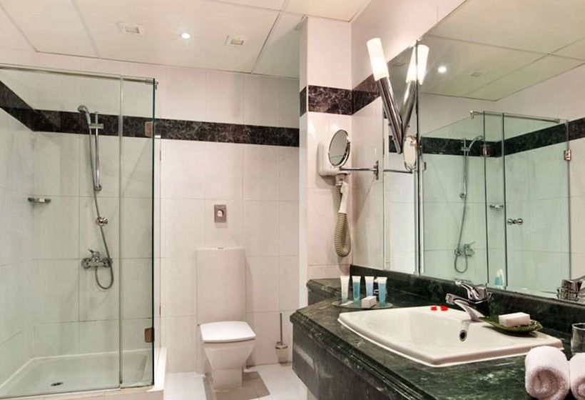 اتاق لوکس, Hilton Pyramids Golf