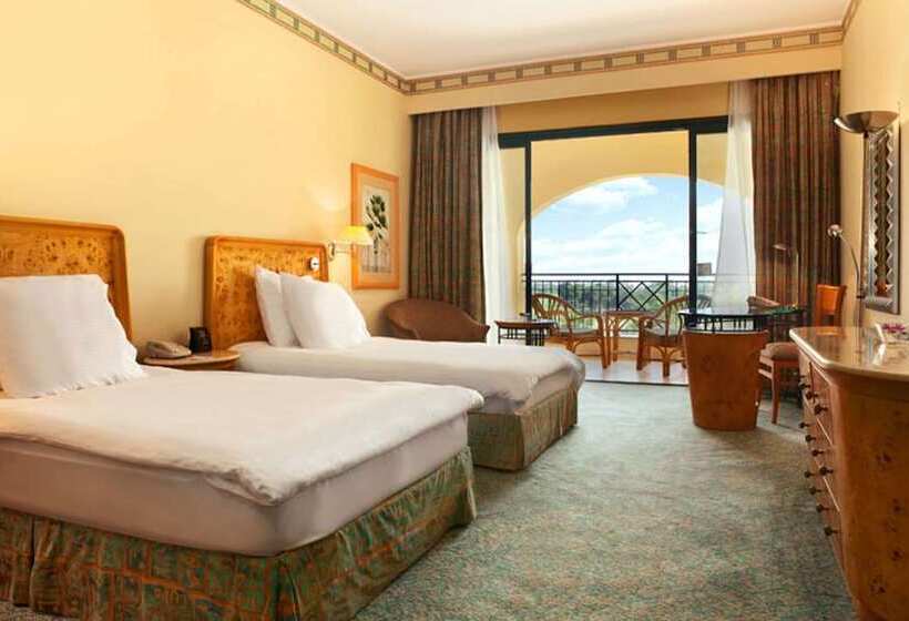 غرفة ديلوكس, Hilton Pyramids Golf