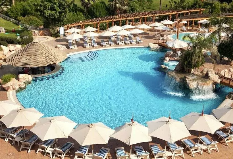 سوییت لوکس, Hilton Pyramids Golf