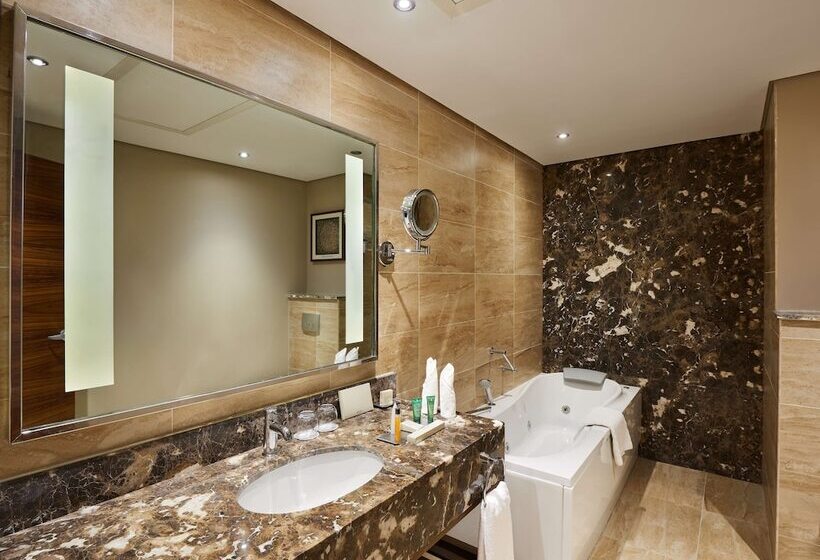 اتاق اجرایی, Hilton Pyramids Golf