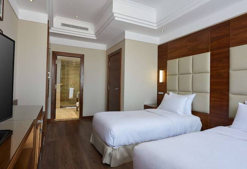 غرفة تنفيذية, Hilton Pyramids Golf