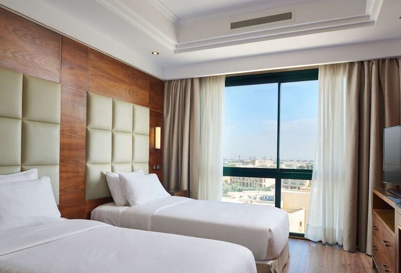 اتاق اجرایی, Hilton Pyramids Golf