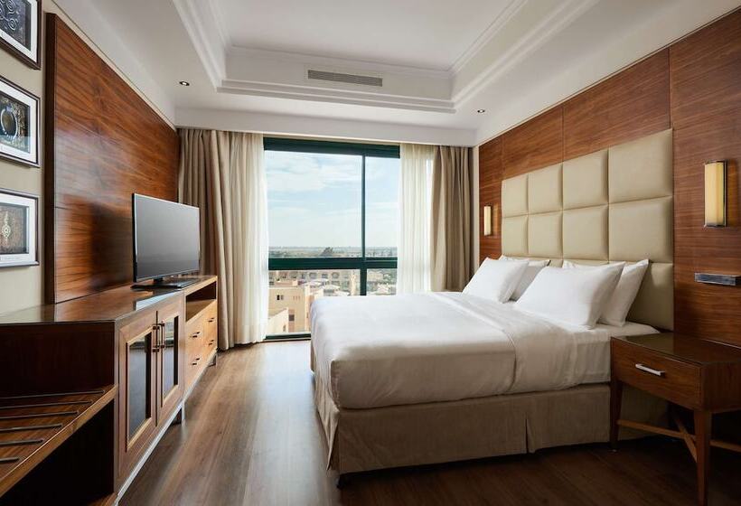 اتاق اجرایی, Hilton Pyramids Golf