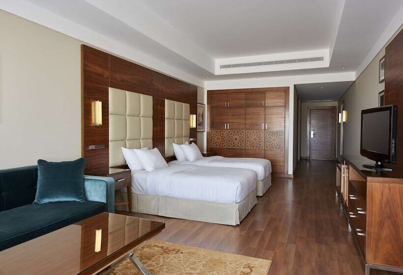 غرفة تنفيذية, Hilton Pyramids Golf
