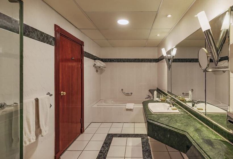 اتاق اجرایی, Hilton Pyramids Golf