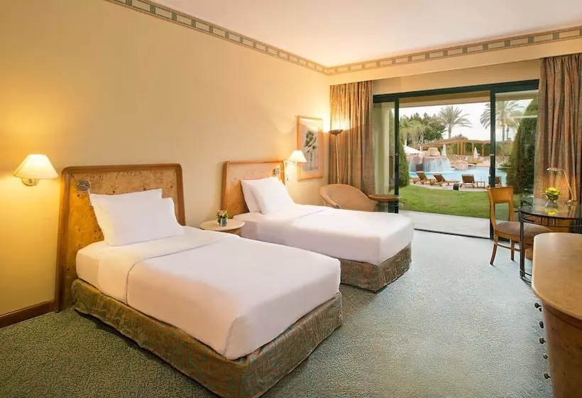 اتاق استاندارد, Hilton Pyramids Golf