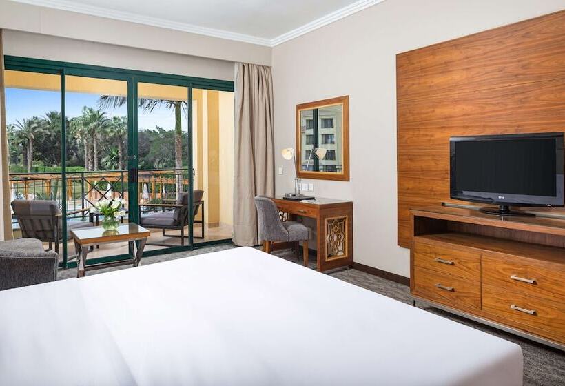 اتاق سوپریور, Hilton Pyramids Golf