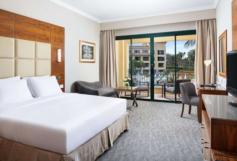 اتاق سوپریور, Hilton Pyramids Golf