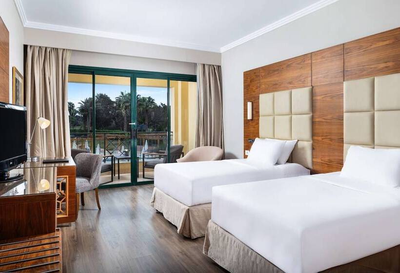 اتاق استاندارد, Hilton Pyramids Golf