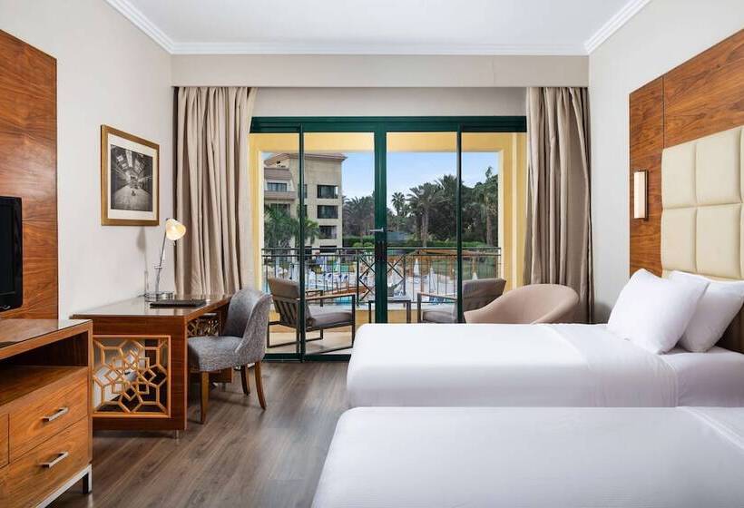 اتاق استاندارد, Hilton Pyramids Golf