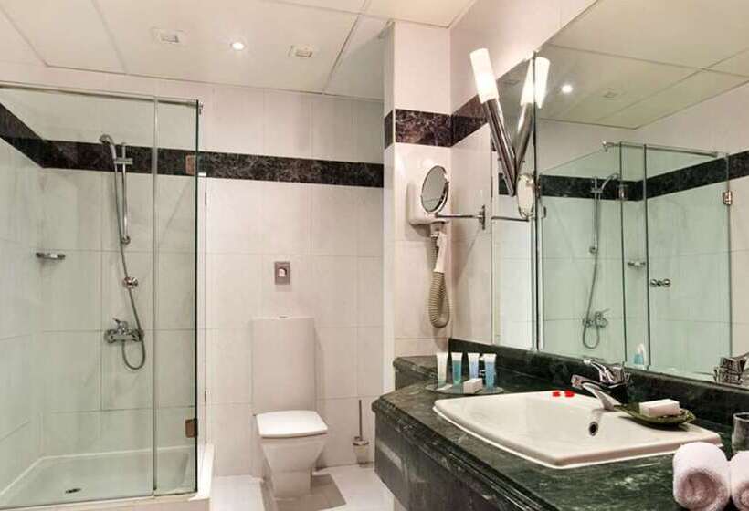 اتاق لوکس با تخت بزرگ, Hilton Pyramids Golf