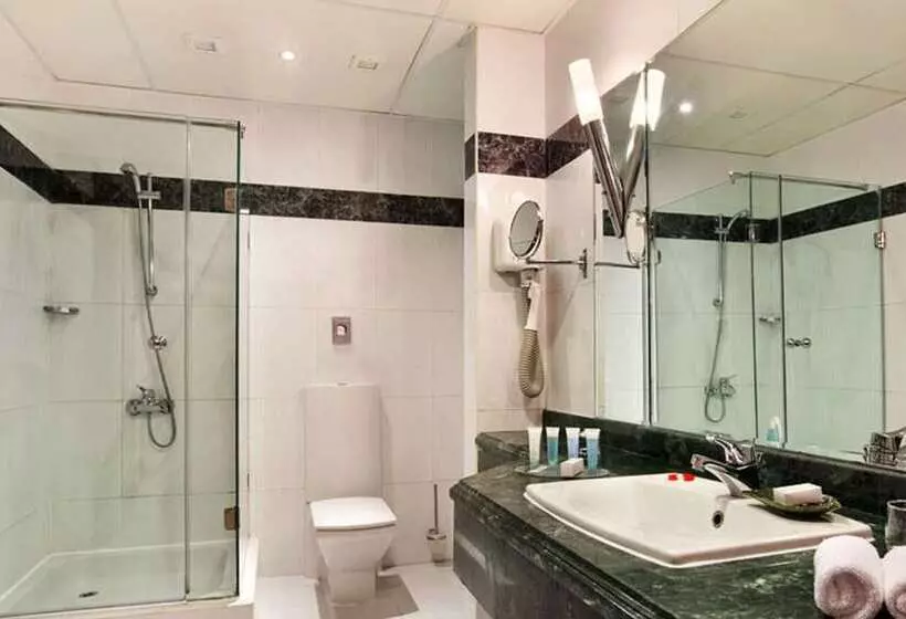 اتاق لوکس با تخت بزرگ, Hilton Pyramids Golf