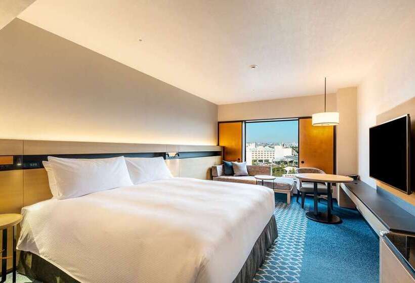 اتاق اجرایی با تخت بزرگ, Hilton Pyramids Golf