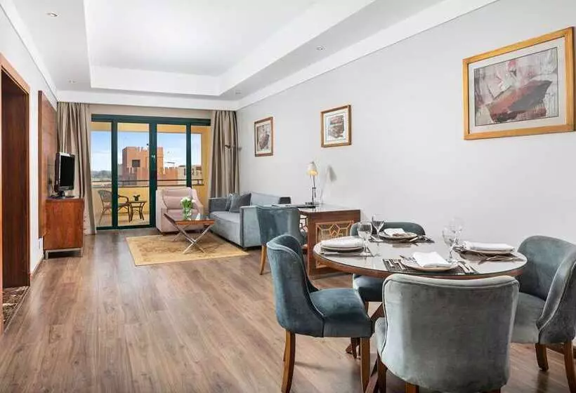 سوییت جونیور اجرایی, Hilton Pyramids Golf