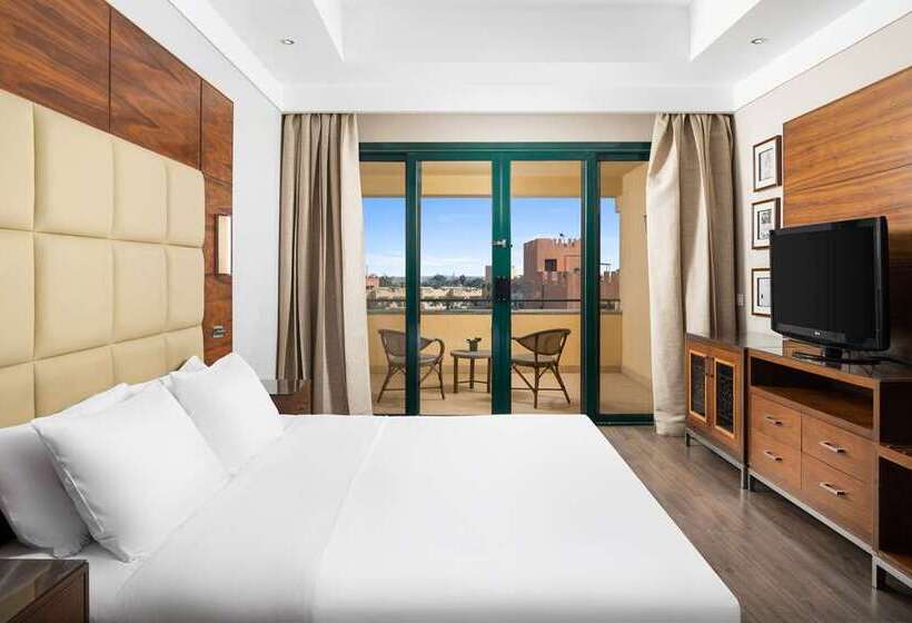 سوییت جونیور اجرایی, Hilton Pyramids Golf