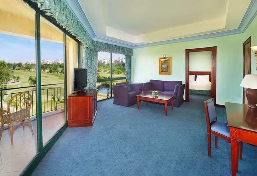 سوییت جونیور اجرایی, Hilton Pyramids Golf