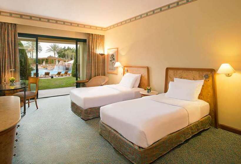 غرفة قياسية, Hilton Pyramids Golf