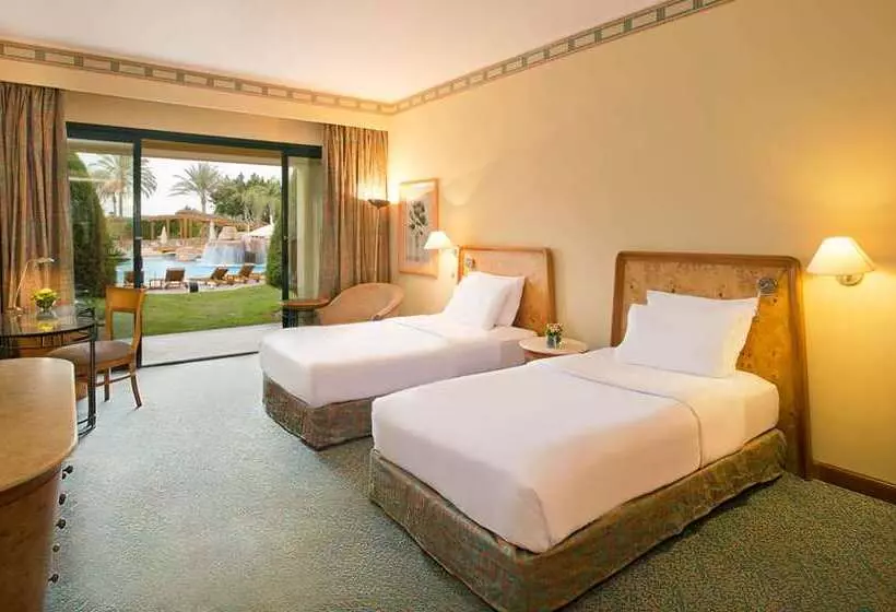 اتاق استاندارد, Hilton Pyramids Golf