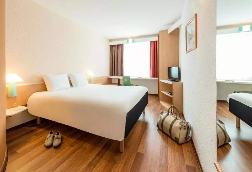 Standard Room King Size Bed, Ibis Hotel München Garching
