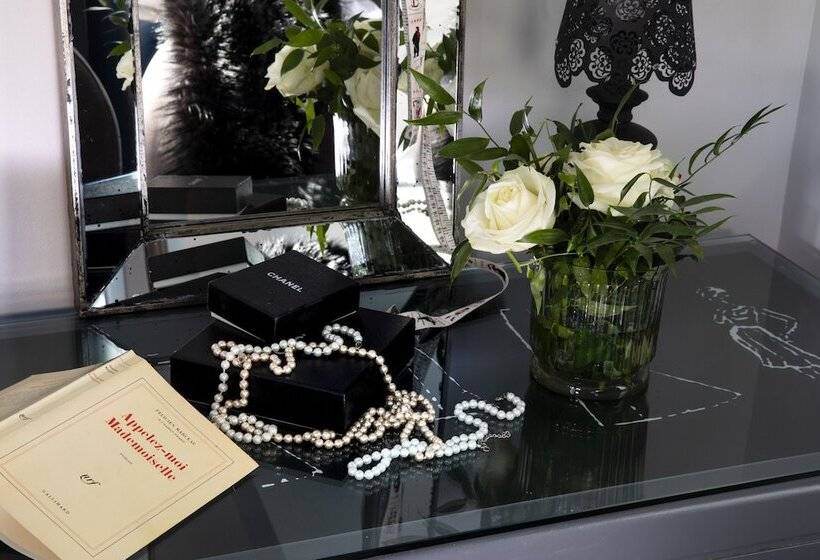 クラシックルーム, Mademoiselle