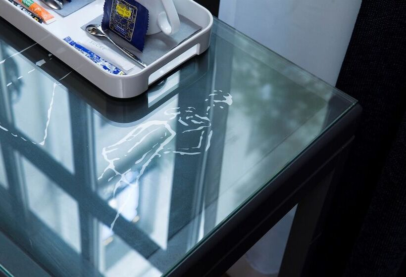 デラックスルーム, Mademoiselle