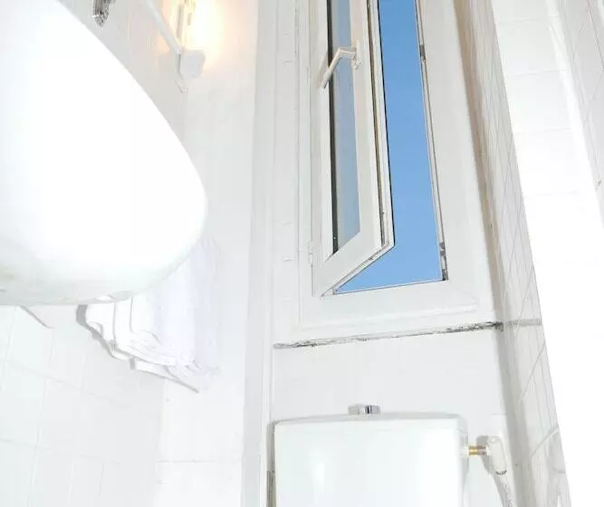 اتاق استاندارد یک نفره, Novex Paris