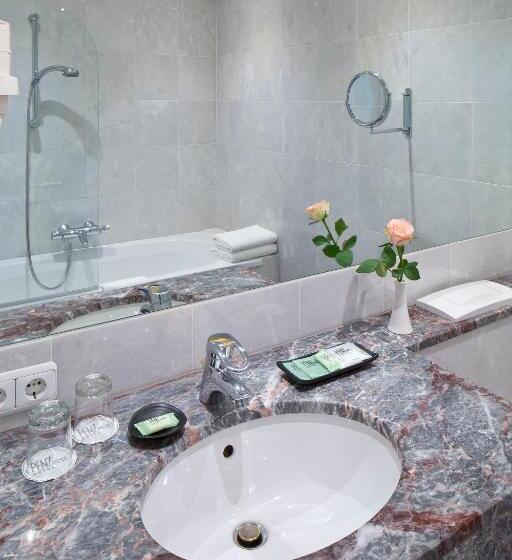 اتاق استاندارد, Penz West