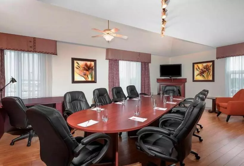 デラックススイート, Ramada Plaza By Wyndham Gatineau/manoir Du Casino