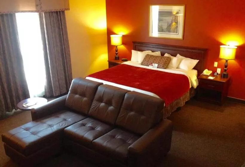 キングサイズベッドのデラックスルーム, Ramada Plaza By Wyndham Gatineau/manoir Du Casino