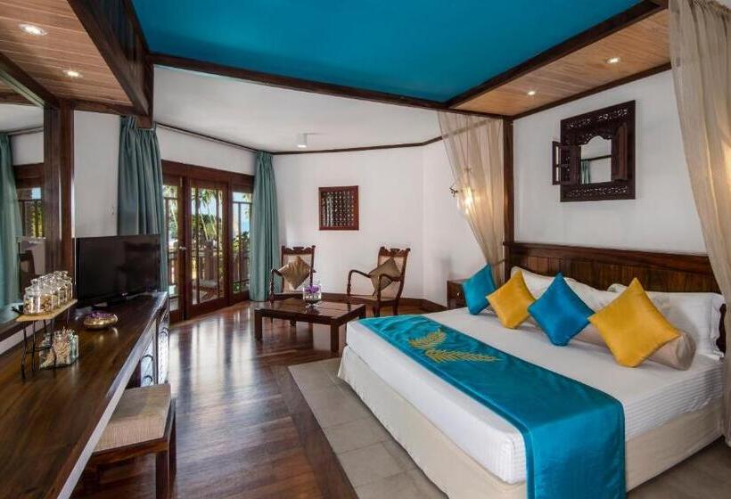 Трехместный Номер Deluxe Вид на Море, Royal Palms Beach