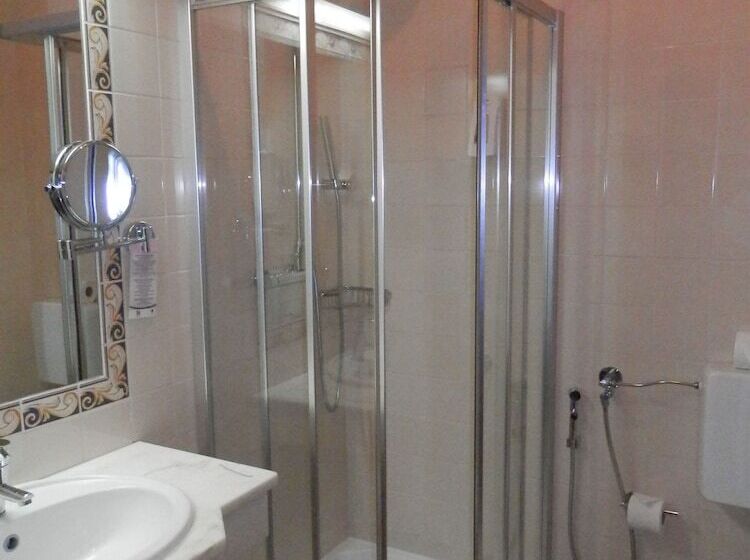 Номер Стандарт Индивидуальный, Solar De Mos