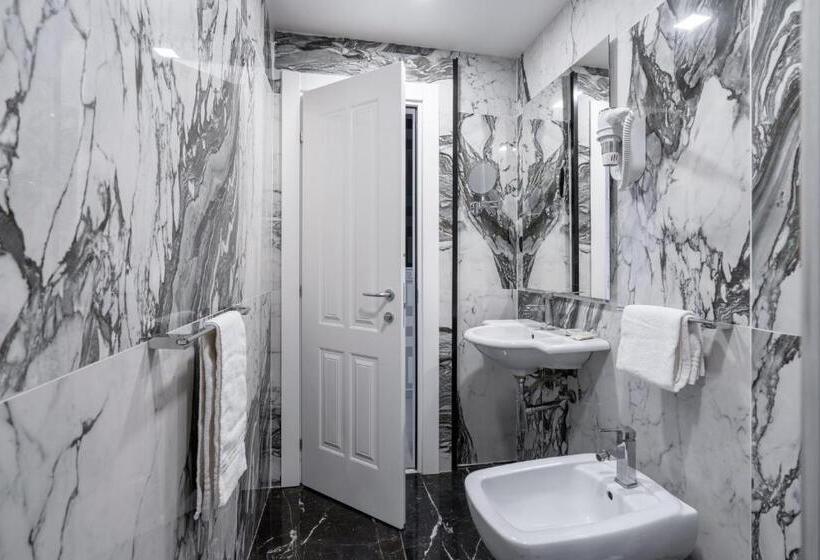 Quarto standart individual, Deco