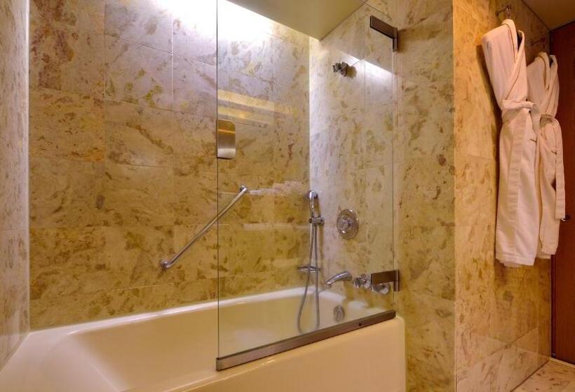 חדר דחוקס עם מיטת קינג, The Naha Terrace