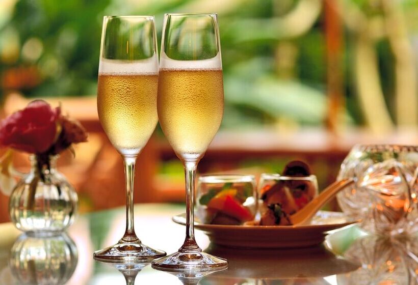 סוויטה אקזקיוטיב, The Naha Terrace