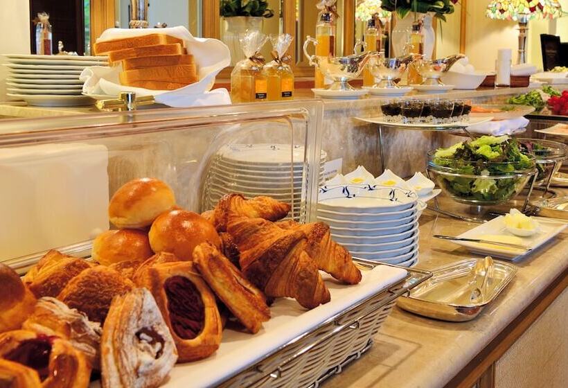 סוויטה אקזקיוטיב, The Naha Terrace