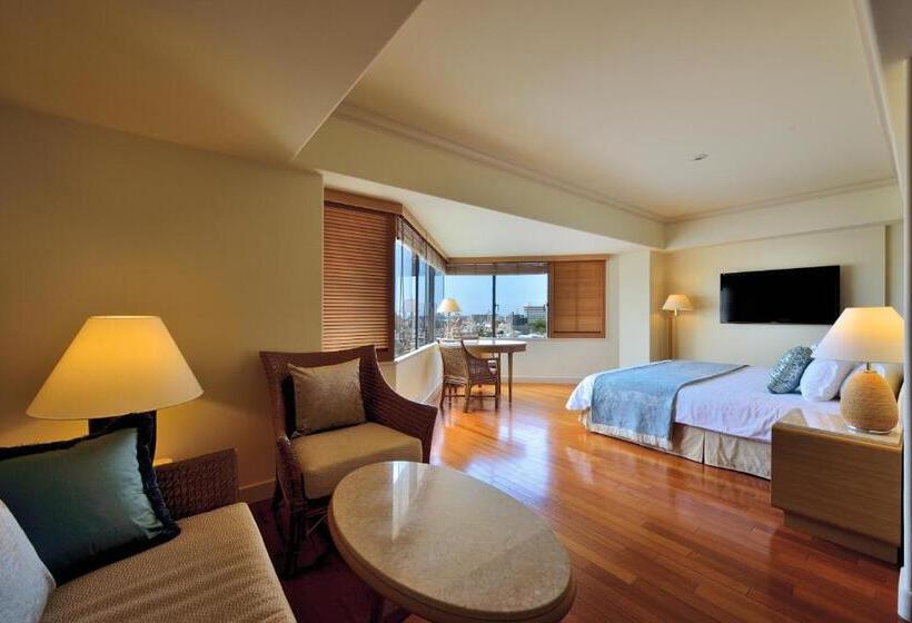 סוויטת אקזקיוטיב, עם מיטת קינג, The Naha Terrace