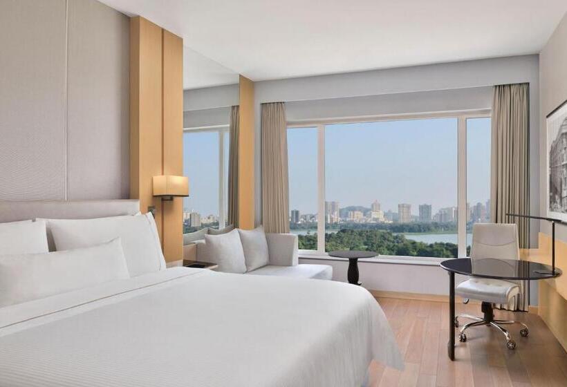 带大床的标准间, The Westin Mumbai Powai Lake
