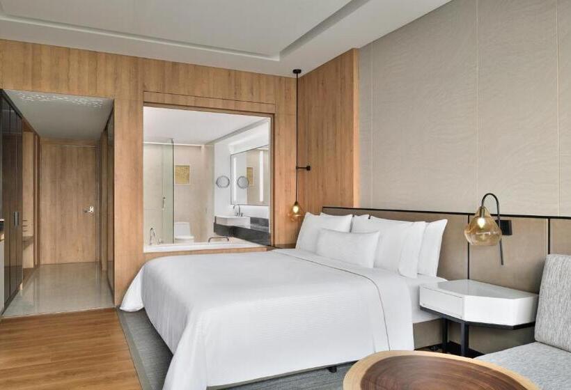 带大床的标准间, The Westin Mumbai Powai Lake