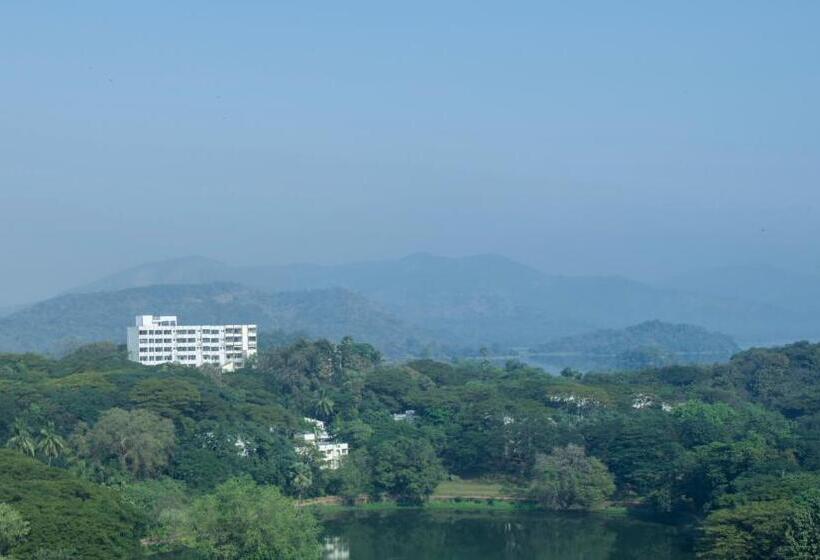 Стандартный Номер Кровать Кинг, The Westin Mumbai Powai Lake