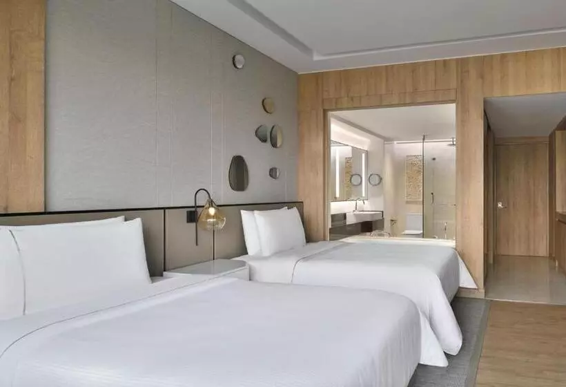 ２ダブルベッドのスタンダードルーム, The Westin Mumbai Powai Lake