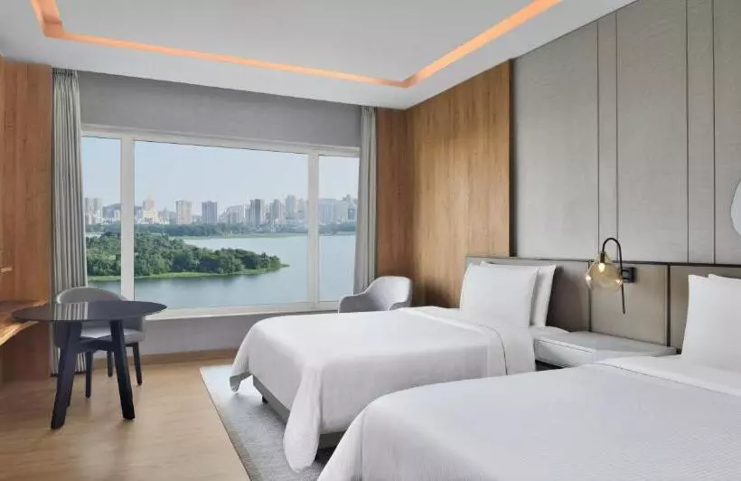 ２ダブルベッドのスタンダードルーム, The Westin Mumbai Powai Lake
