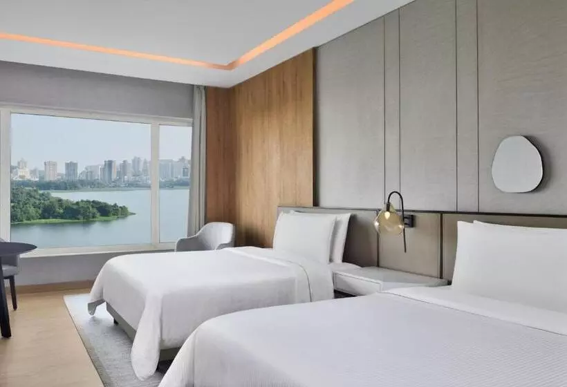 ２ダブルベッドのスタンダードルーム, The Westin Mumbai Powai Lake